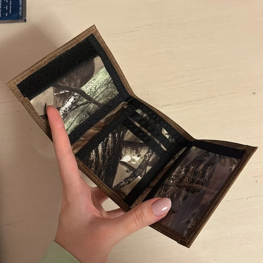JOHN DEERE CAMOUFLAGE TRIFOLD WALLET - Picture 4 of 4